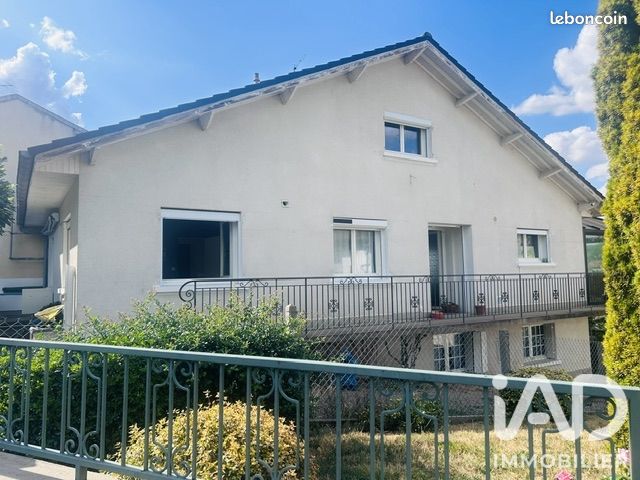 Maison 6 pièces 199 m² · à Montluçon · 199 m² · 165 000 €