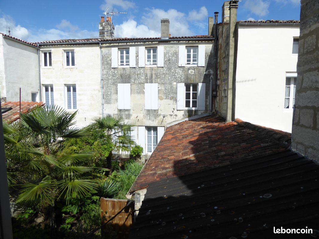 Immeuble 204 m² · à Saintes · 204 m² · 318 000 €