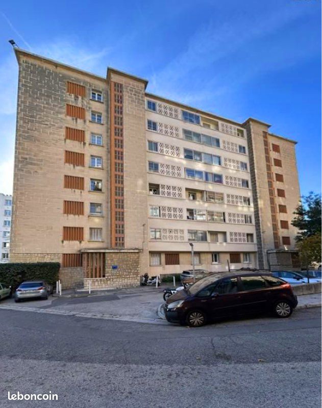 Part vend proche métro Saint-Just 13004