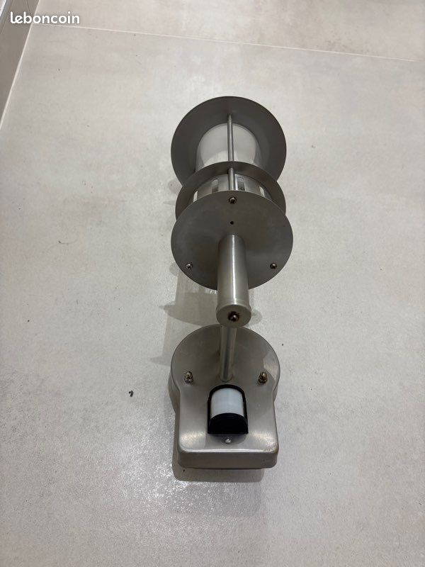 Luminaire extérieur avec détecteur (image 1)