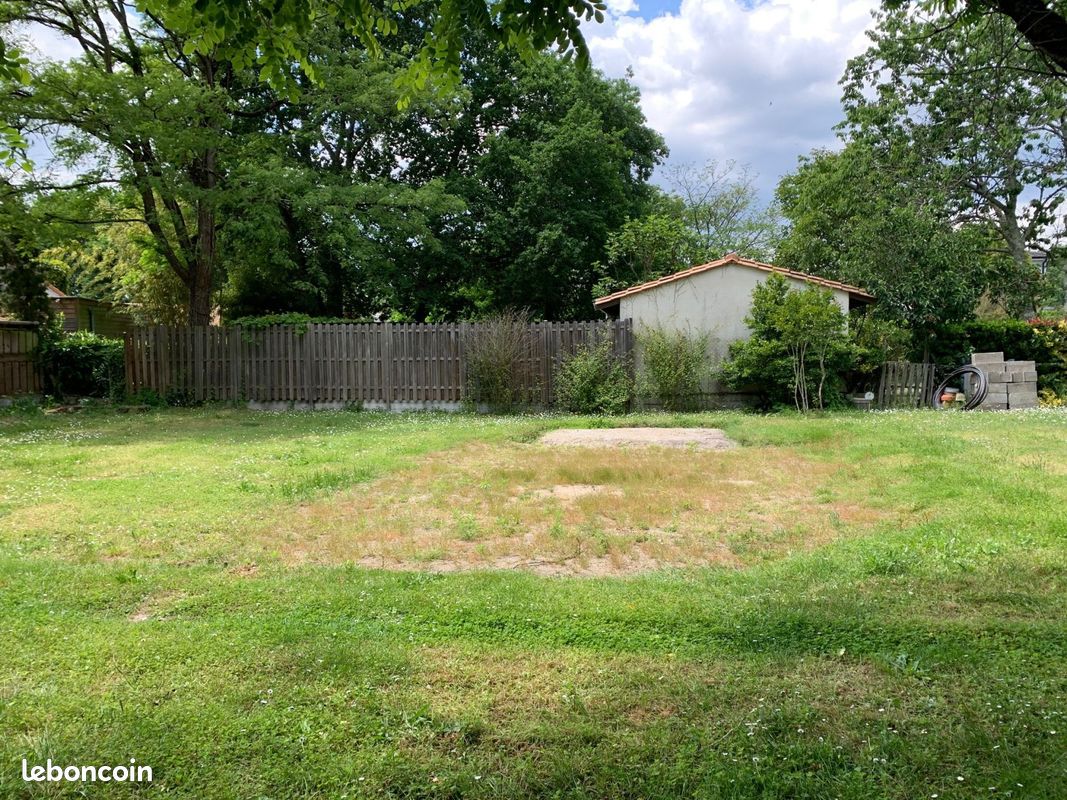 Terrain 620 m² · à Léognan · 620 m² · 205 000 €