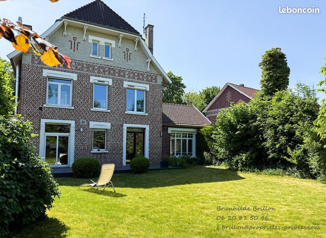 Maison 9 pièces 215 m² · à Lens · 215 m² · 529 000 €