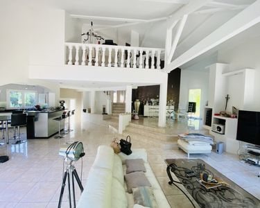Maison 749 900 € - 174 m²