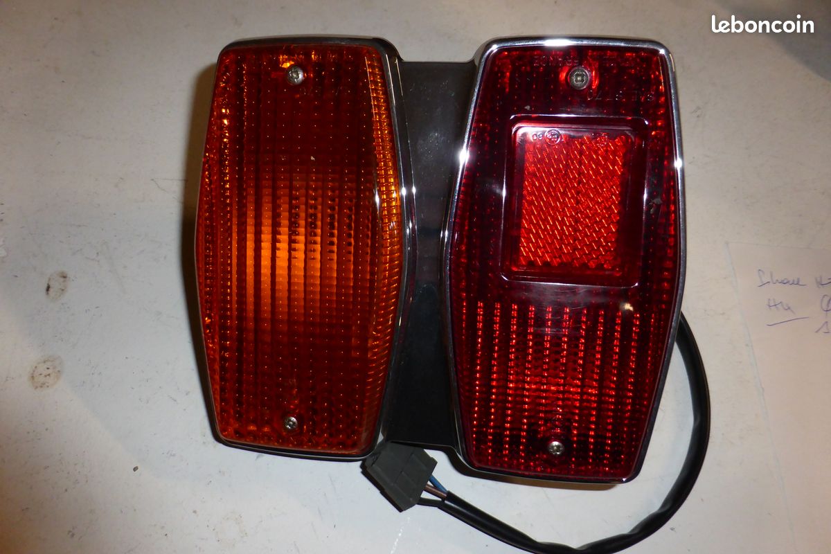 PEUGEOT 304 Feu arrière (image 1)