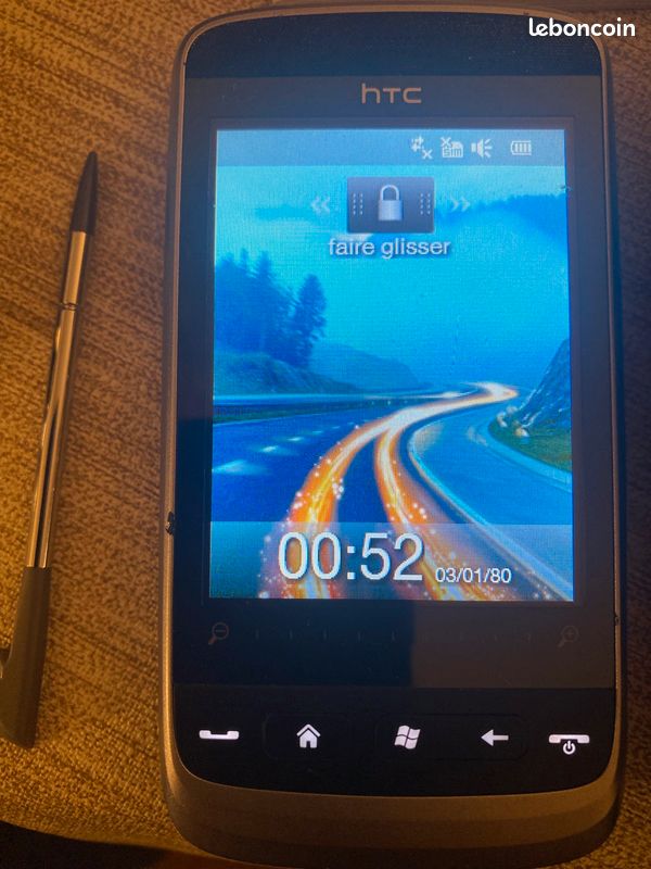 Mobile HTC touch 2 avec accessoires collection (image 1)