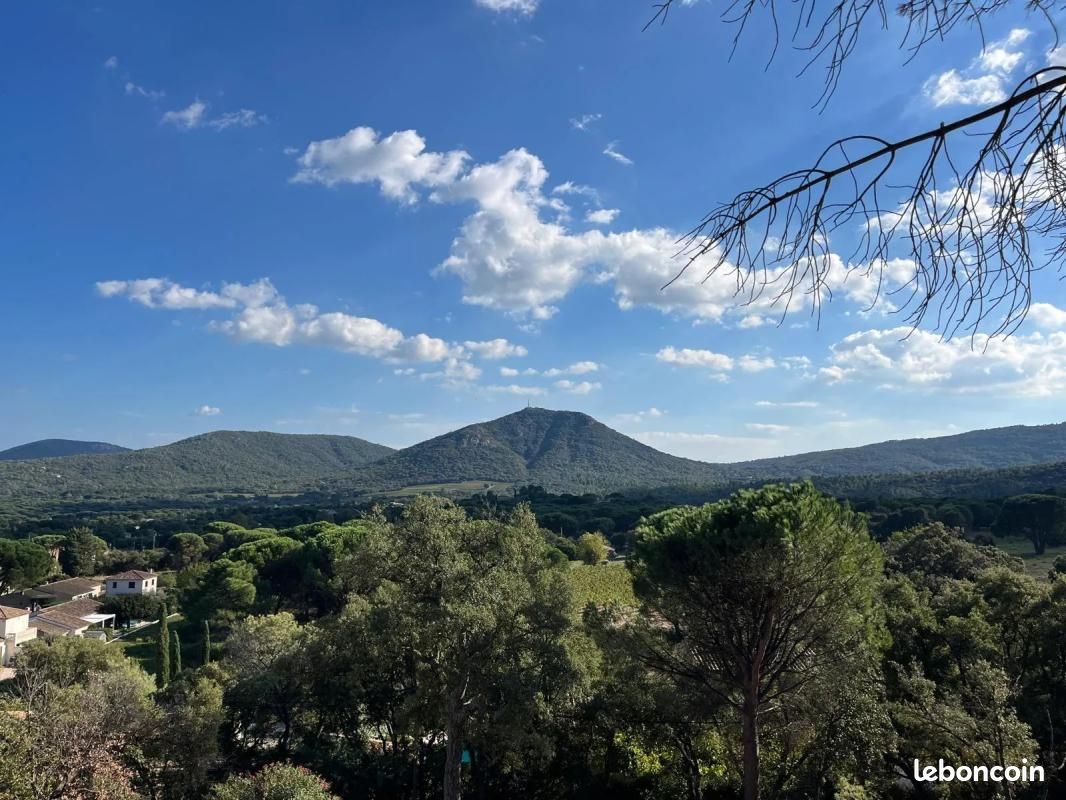 Terrain 1676 m² · au Plan-de-la-Tour · 340 000 €