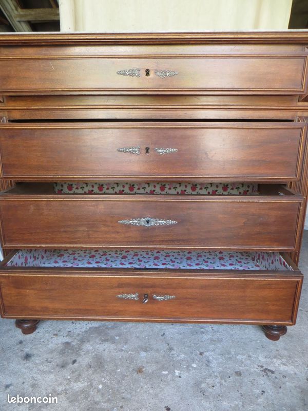 Commode (image 2)