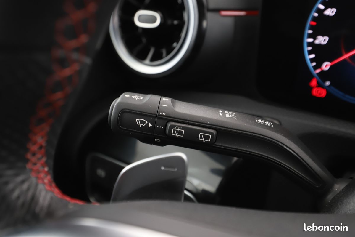 Mercedes-Benz Classe A 180 AMG Line 7G-DCT 136 ch (image 16)
