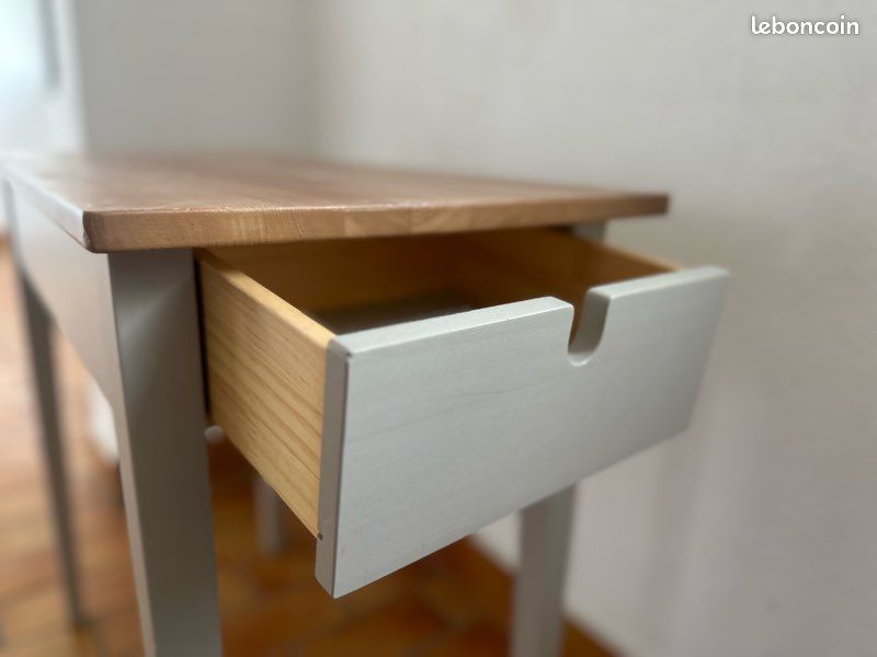 Petit bureau (image 2)