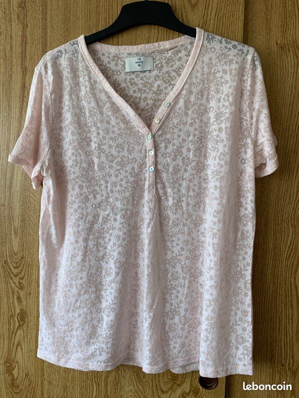 Tee-shirts rose motif fleuris (image 1)
