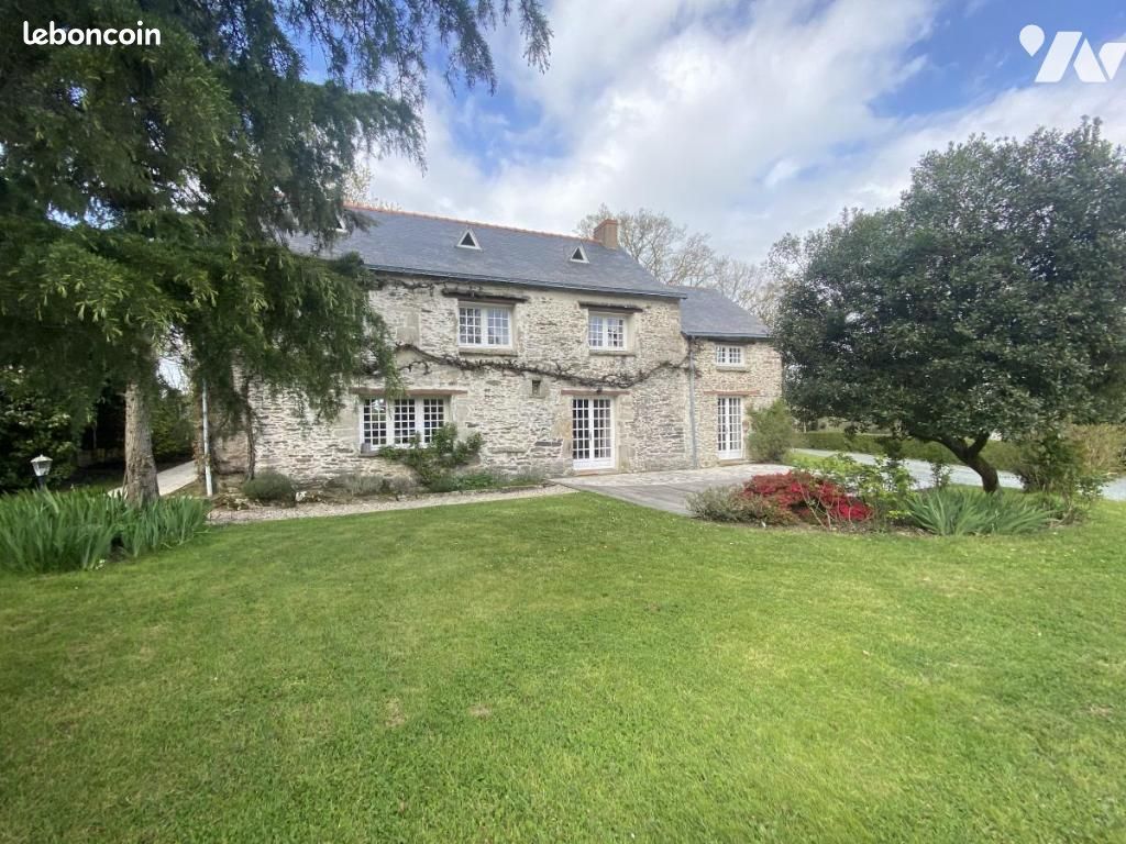 Maison 8 pièces 195 m² · à Fay-de-Bretagne · 195 m² · 466 300 €