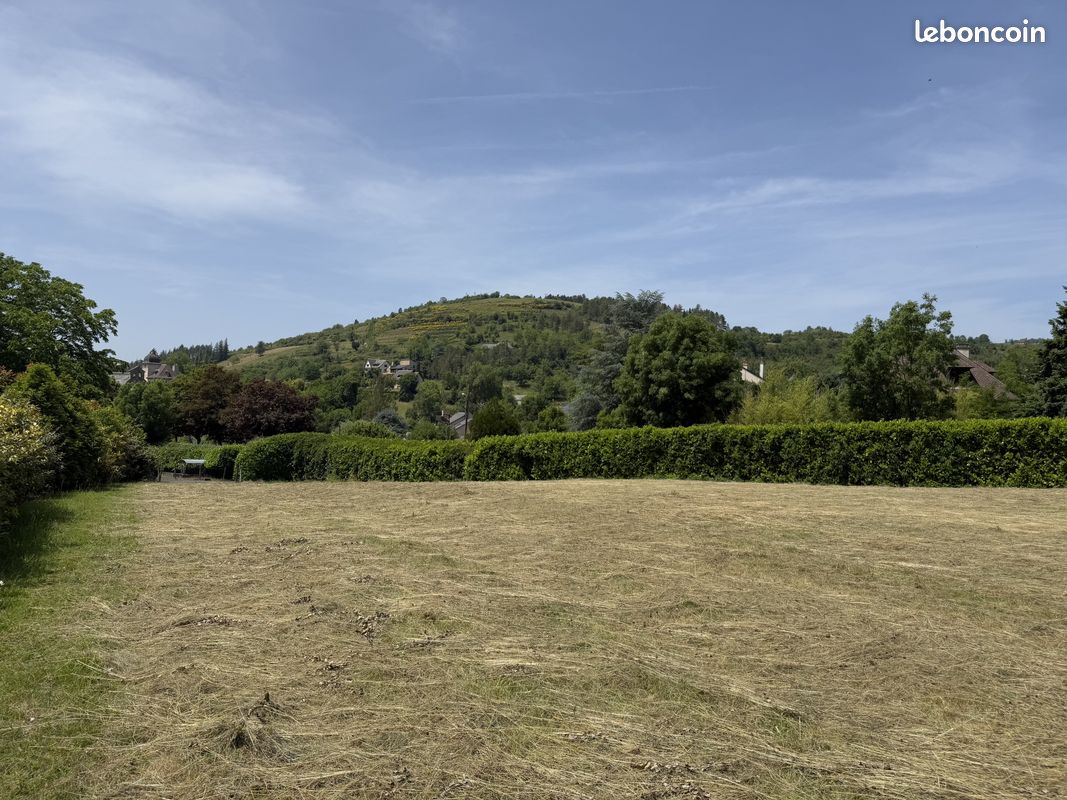 Terrain 1460 m² · à Saint-Côme-d'Olt · 1 460 m² · 85 000 €