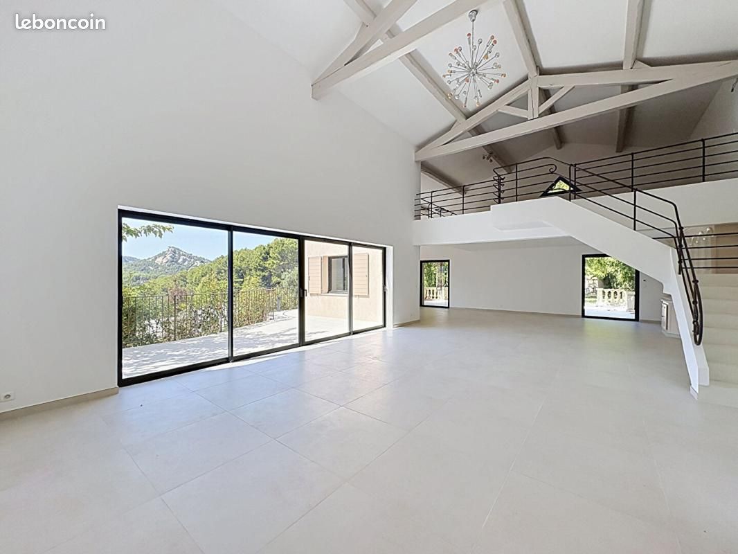 Maison 8 pièces 257 m² · à Évenos · 257 m² · 1 195 000 €