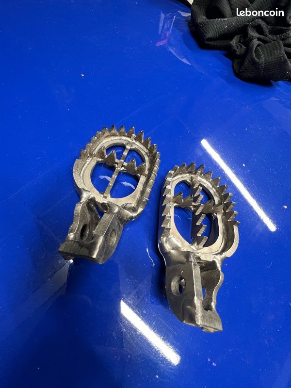 Cale pieds bud ktm (image 1)