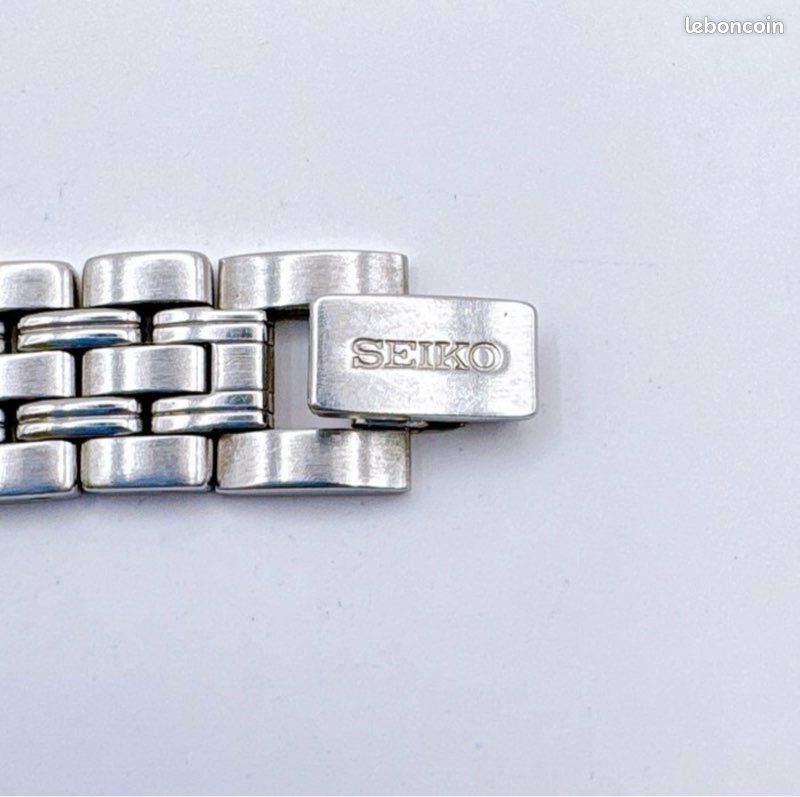 Seiko V701-2070 (1990-1999) (image 10)