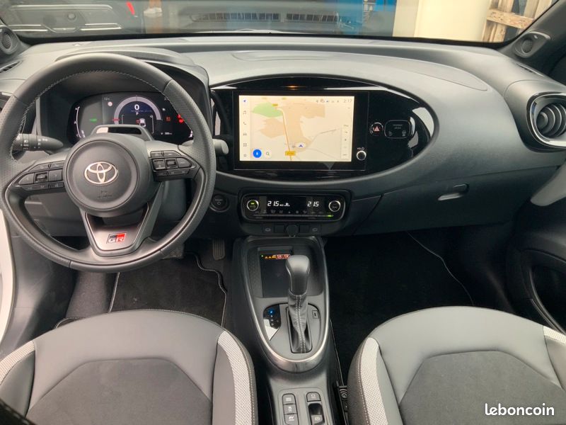 Toyota aygo x Hybride 116h GR Sport CROSSOVER SP (image 11)
