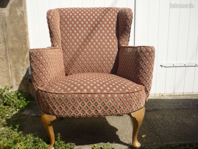 Fauteuil ancien à oreilles (image 2)