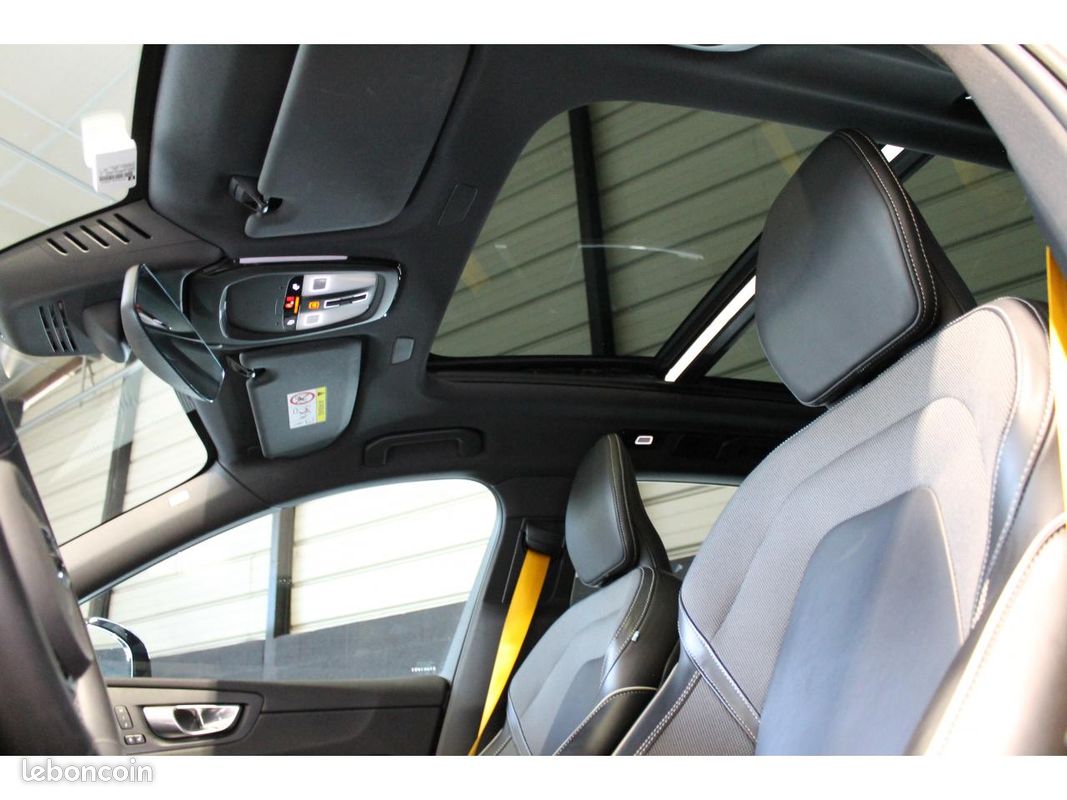 VOLVO XC60 T8 AWD - Polestar Engineered Garantie Constructeur / Caméra 360 / Sièges chauffants (image 13)