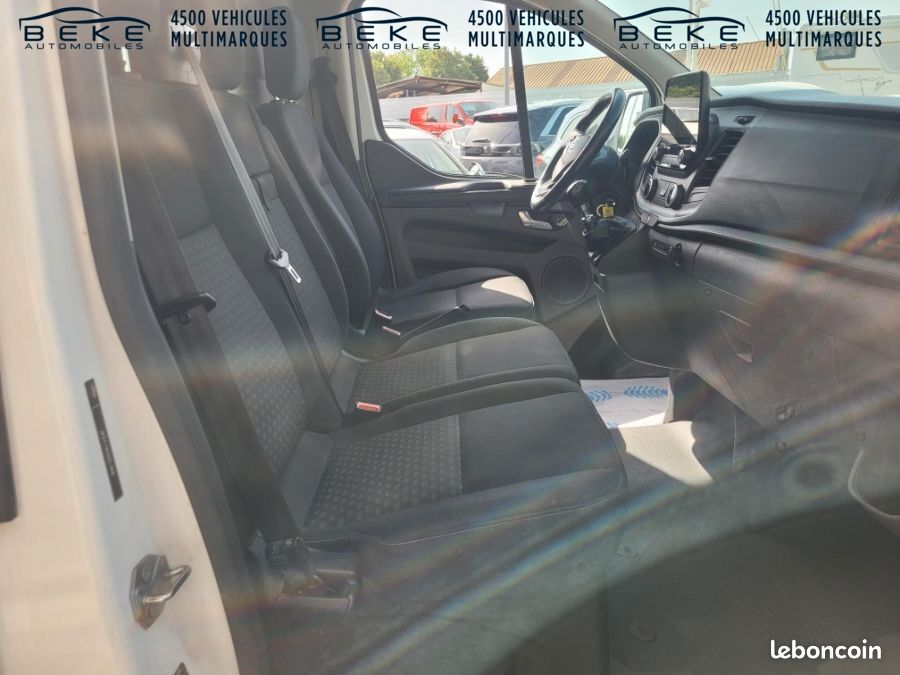 Ford Transit Custom Fourgon 13990 HT 2.0 TDCI 130 L2H1 LIMITED (image 15)