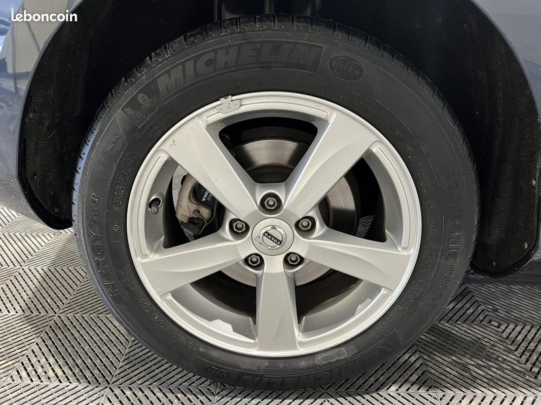 VOLVO V40 D2 120 Geartronic 6 Momentum (image 17)