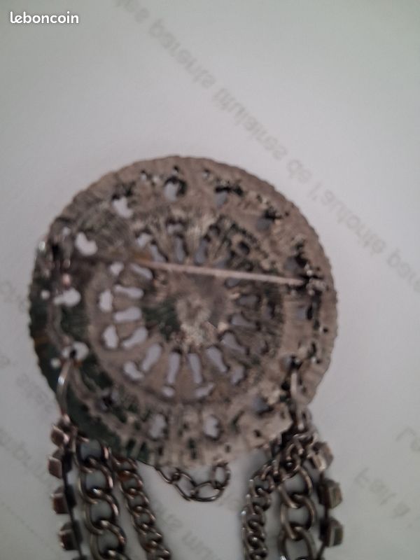 Jolie broche fantaisie (image 4)