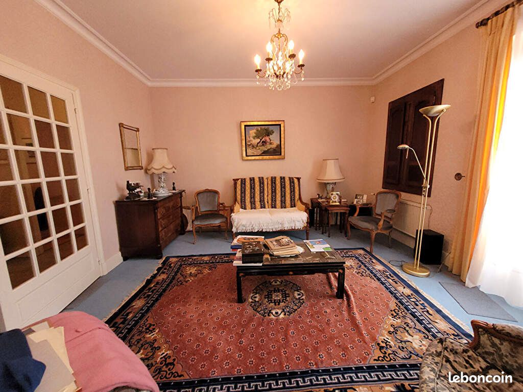 Maison 8 pièces 224 m² - Soyaux 16800 (image principale 3)