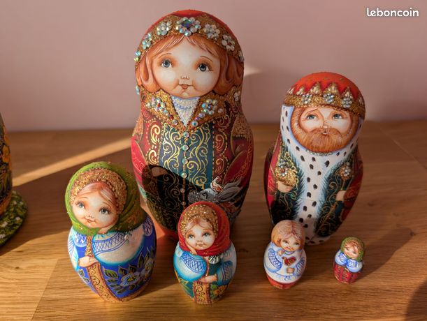 Matriochka Poupées Russes Motif Fraises Rouge et Noir - Boutique Brin de Folie