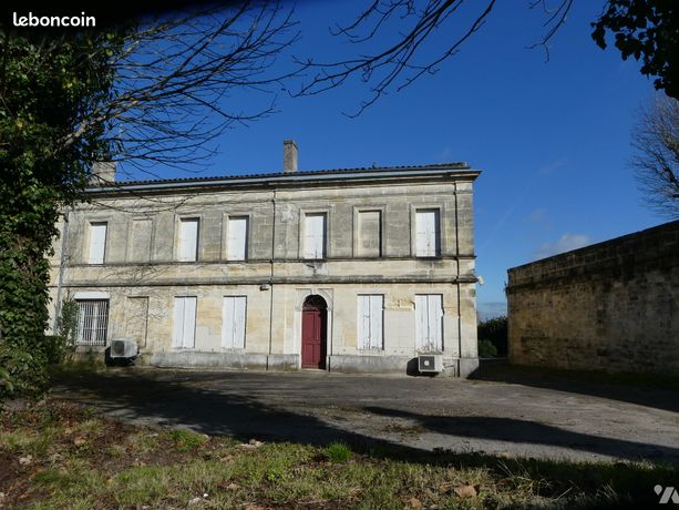 Maison 12 pièces 370 m²