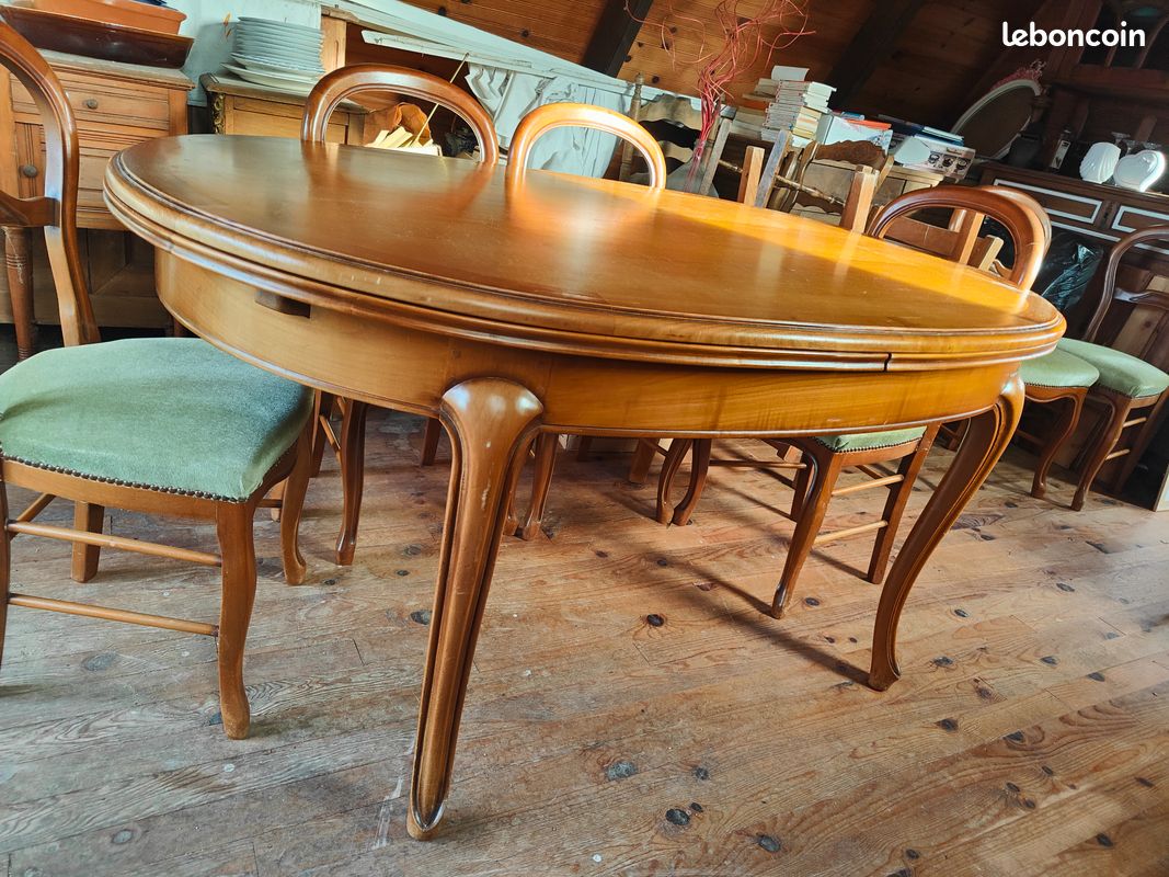 Table ovale en merisier (image 2)