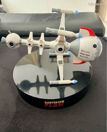 Figurine POPY Bandai Vintage - Capitaine Flam Et Missile Comet - Jouet Des Années 80