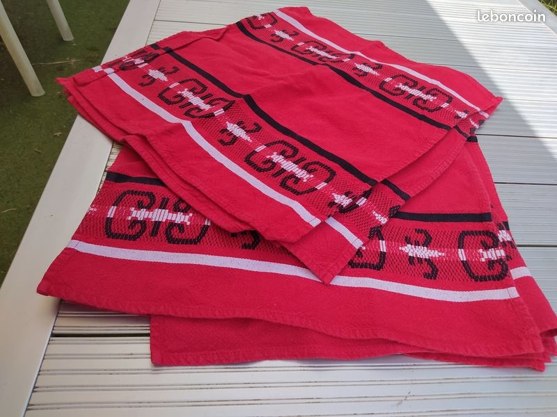 Lot de 12 serviettes de table rouge motif basque (image 3)