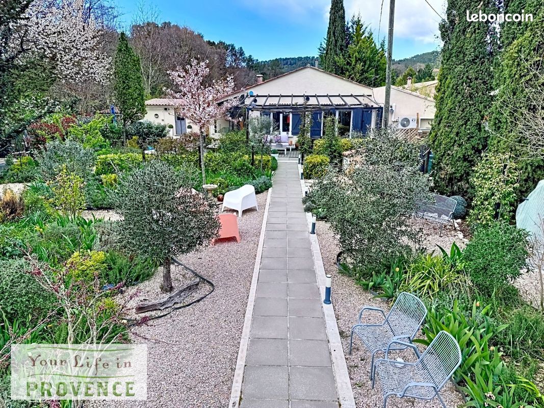 Maison 4 pièces 109 m² · à Entrecasteaux · 109 m² · 379 000 €