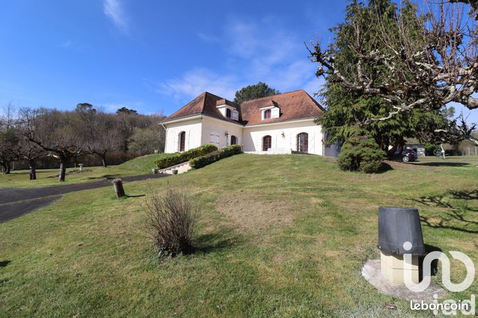 Propriété 6 pièces 240 m²