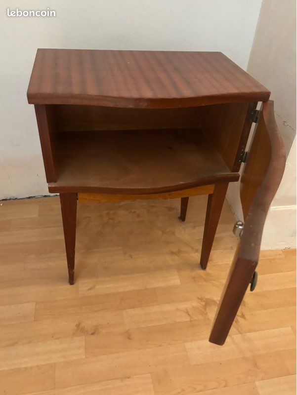 Table de chevet vintage en bois assortie à l'armoire (image 3)