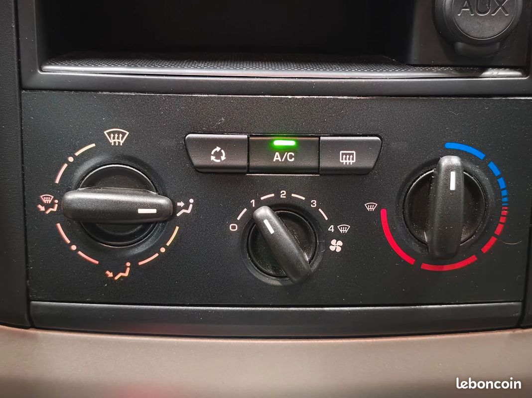 Citroën BERLINGO 1.6 VTI 120ch Exclusive - E85 (image 26)