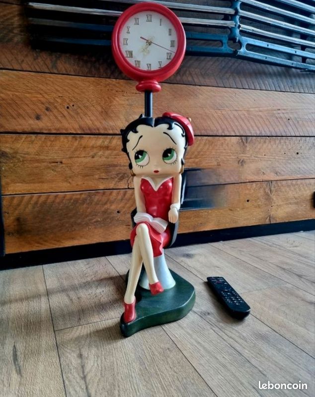 Montre Femme Betty Boop édition 2004 - Boîtier Argenté 33 Mm - Bracelet Noir - Fonctionne (pile Neuve)