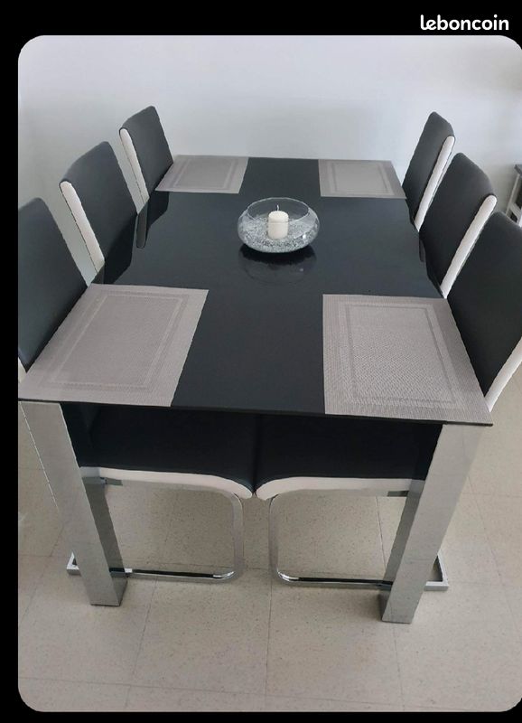 Table de salon en verre noir (image 2)