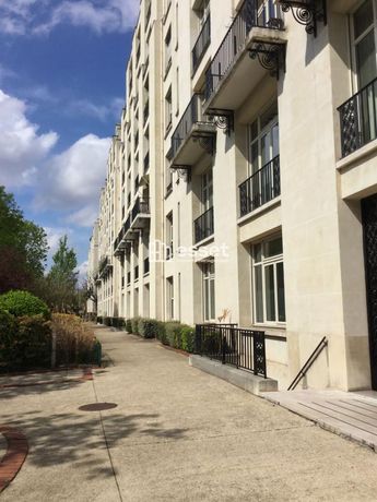 Appartement 7 pièce(s) 230 m²à louer Neuilly-sur-seine