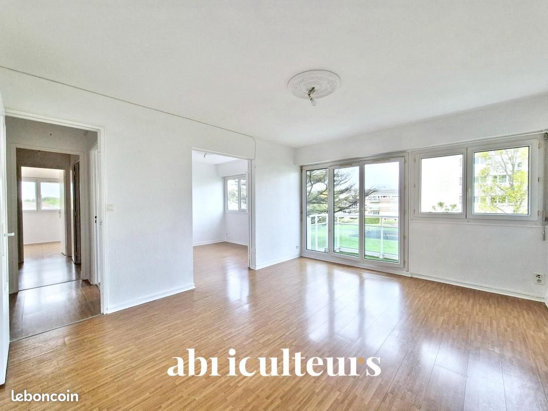 Appartement 6 pièces 84 m² · à Cognac · 84 m² · 890 €