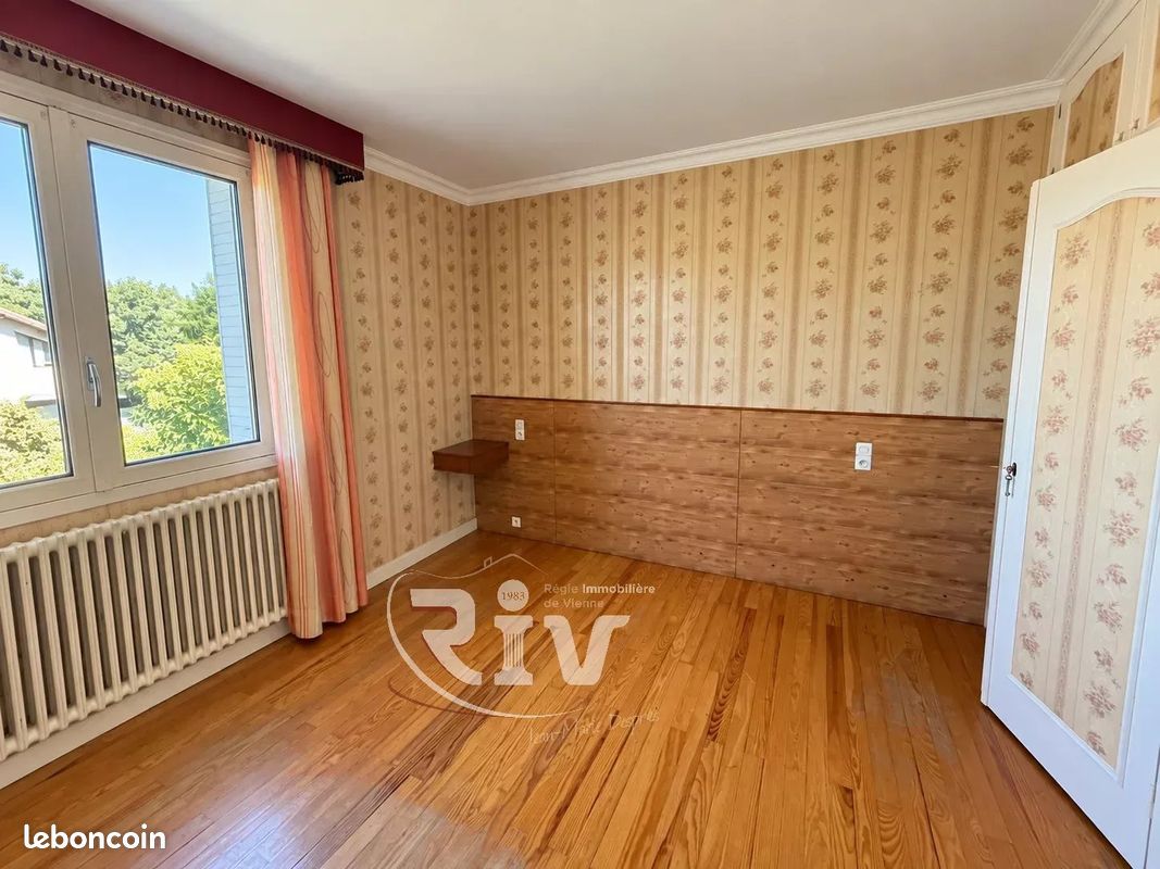 Maison 4 pièces 120 m² · à Cour-Et-Buis · 120 m² · 210 000 €
