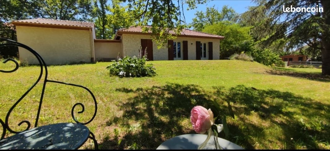 Maison 4 pièces 140 m² · à Saint-Martial-de-Nabirat · 140 m² · 295 000 €