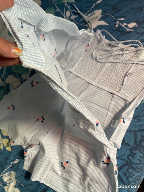 Très jolie combi short avec les fleures brodées (image 4)
