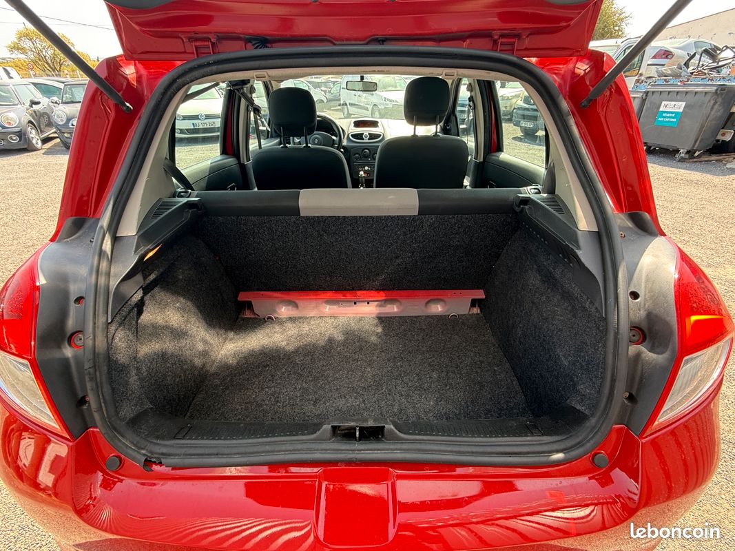 RENAULT Clio III Phase II 1.2 16v 75ch Access 5p (image 5)