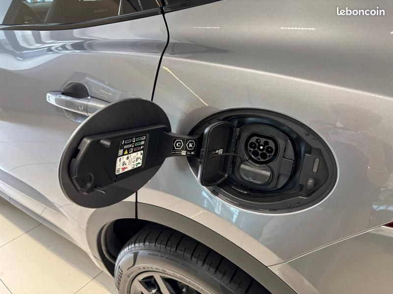 Jaguar E-Pace P270e PHEV 269ch R-Dynamic SE (image 14)