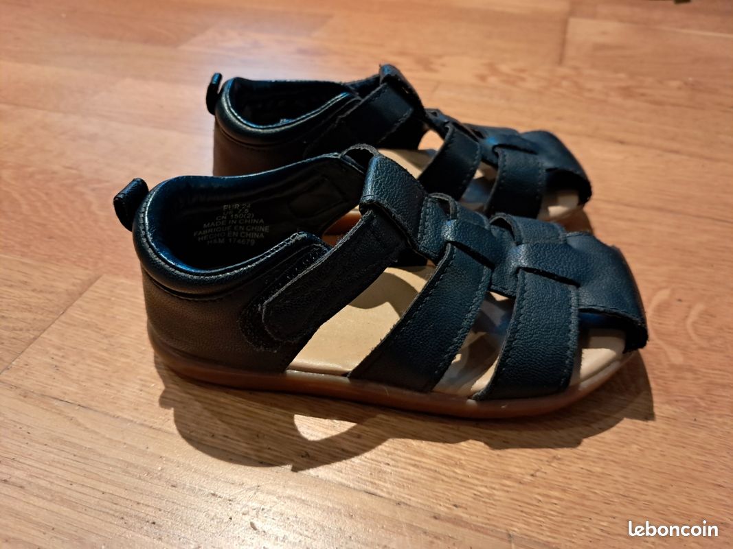 Sandales neuves taille 24 (image 1)