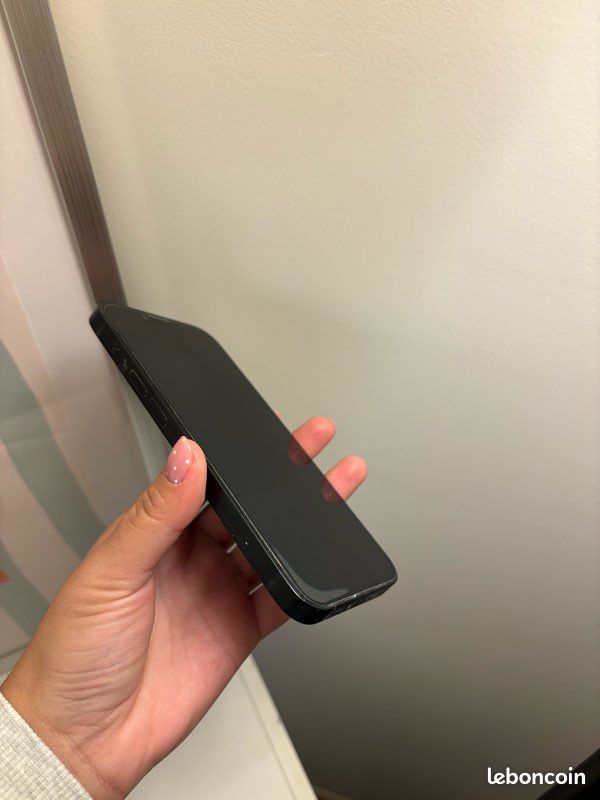 IPhone 16e 128go (image 1)