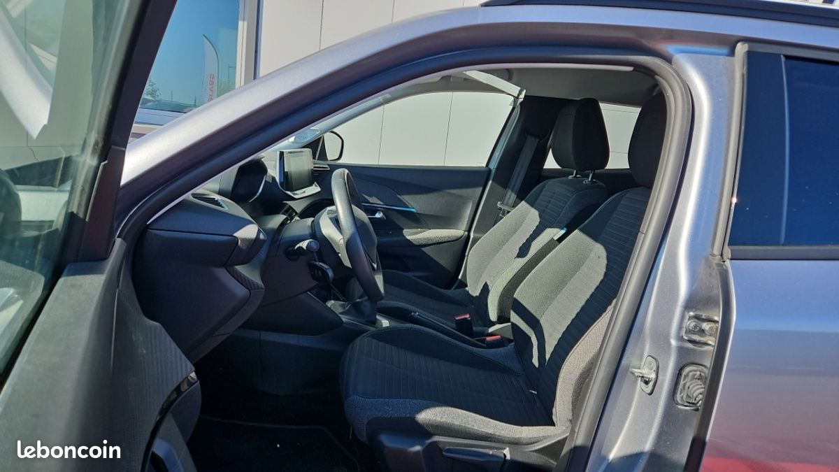 Peugeot 2008 PURETECH 130 SS BVM6 STYLE (image 13)