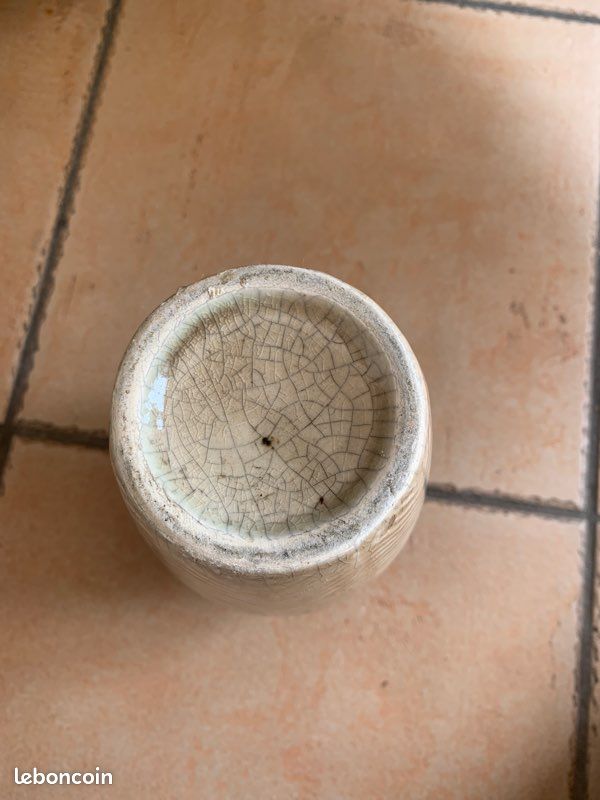 Vase (image 3)