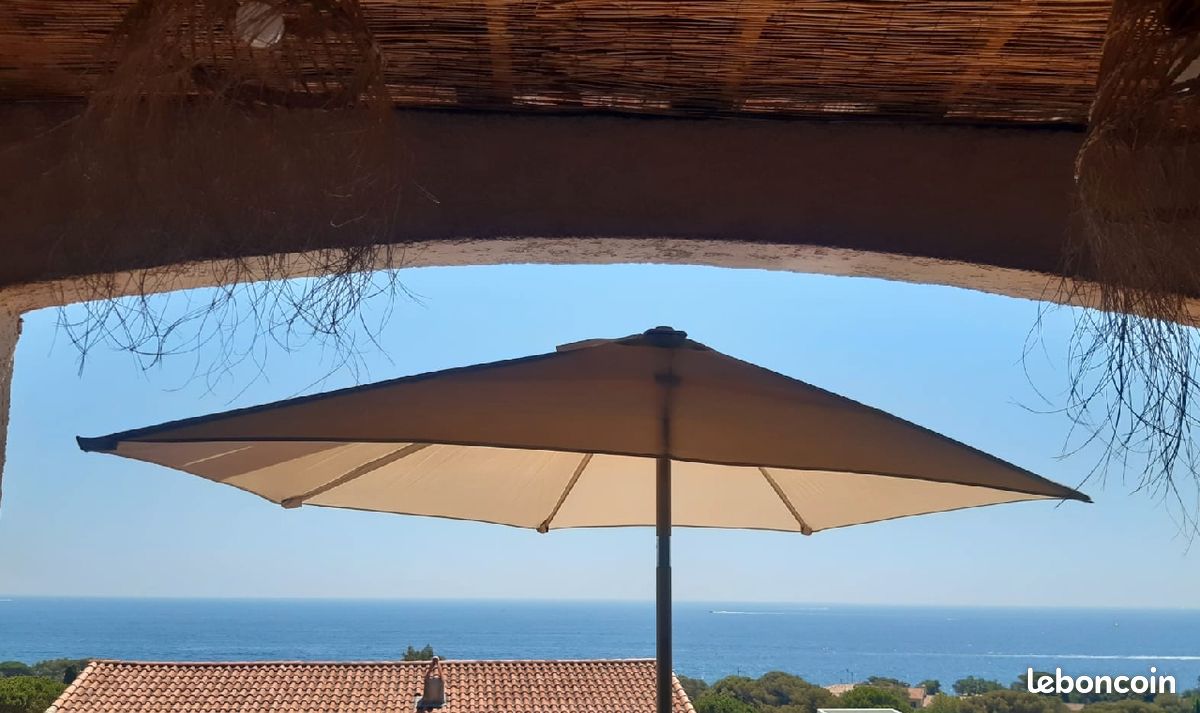 Location appart/terrasse piscine vue mer 4p les Issambres (Var) (image 1)