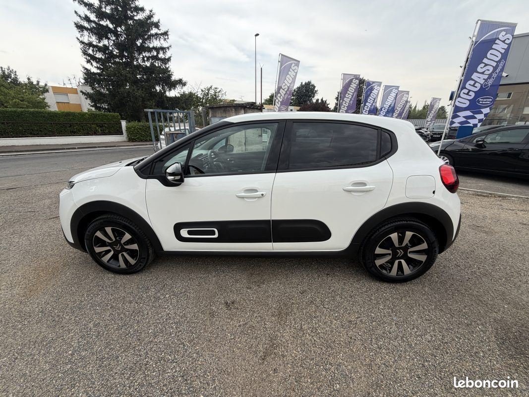 Citroen c3 1.2 pure tech 83 bvm shine 2023 (image 11)